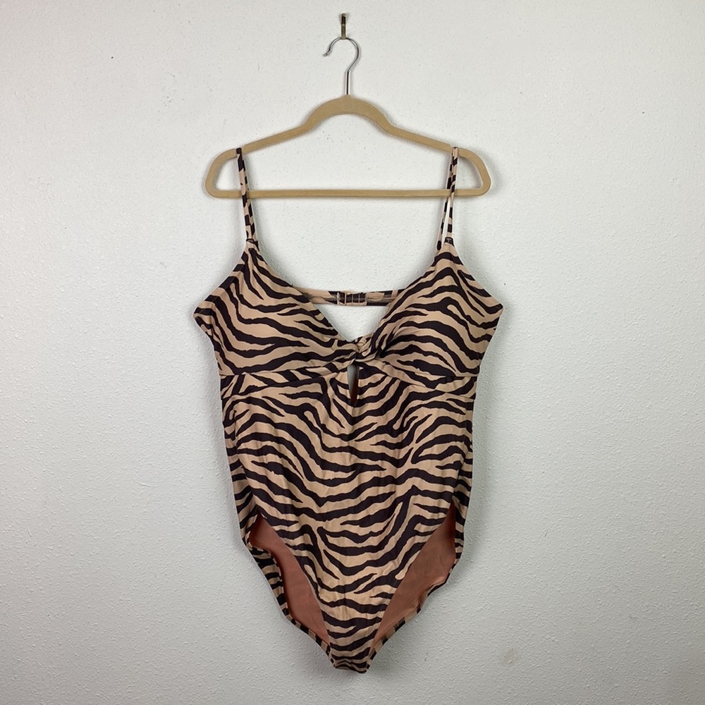 NWT J. Crew | Front Twist Cream Brown Zebra One Piece Swimsuit 22